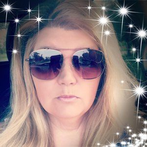 Meet your Posher, Kelli